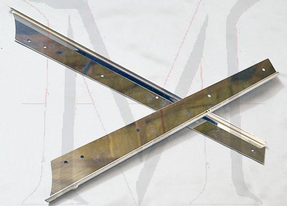 WINDSHIELD PILLAR DRIP RAIL MOLDING