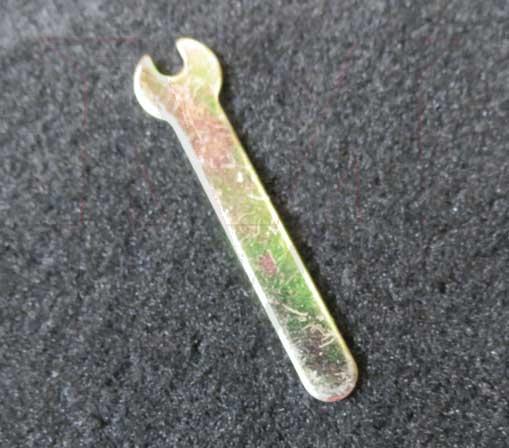 68-0033 190SL GLOVE BOX LID LEVER