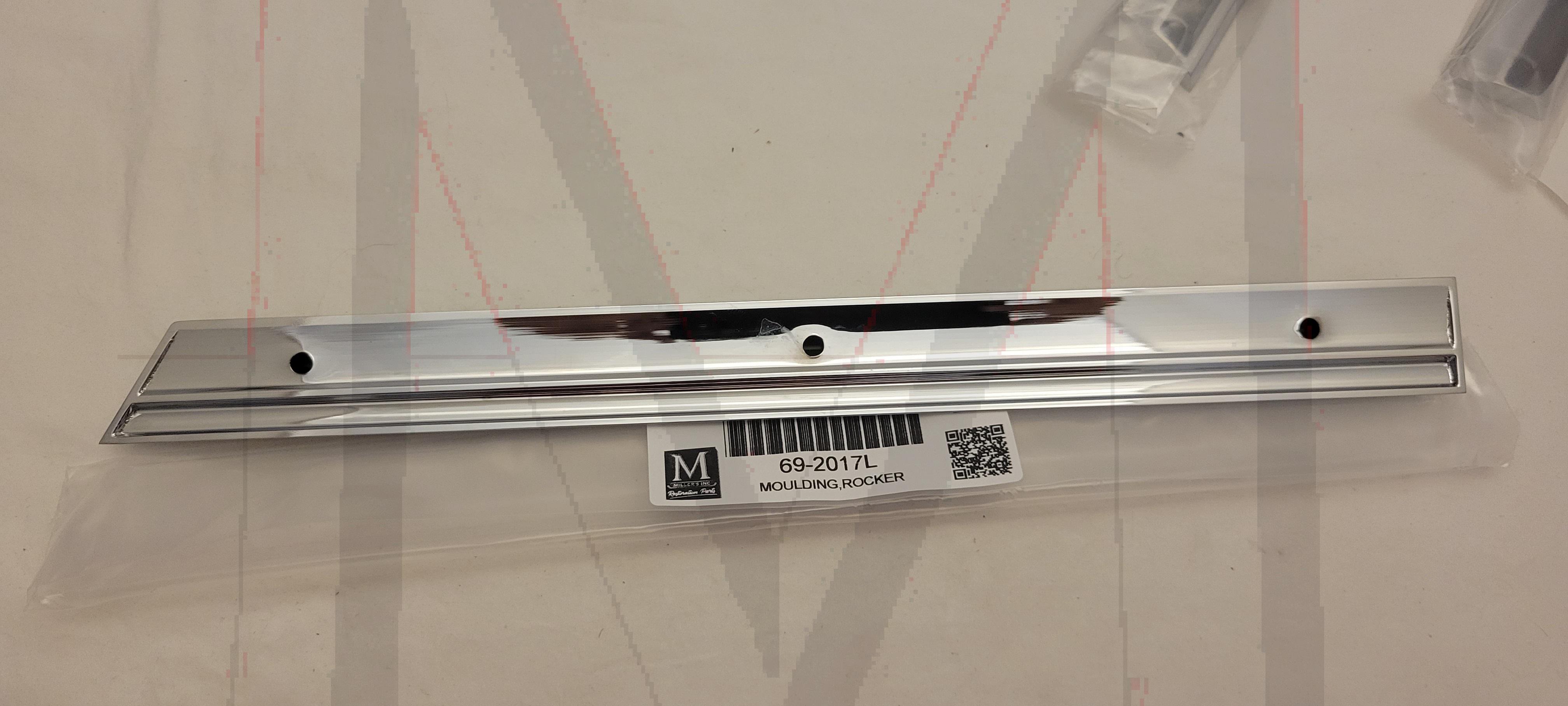 69_2017L CHROME SIDE MOULDING